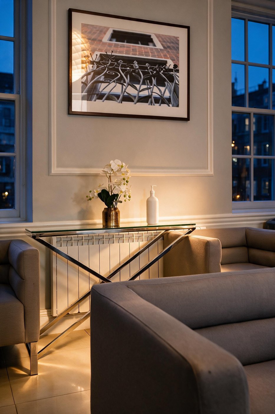 Consultation corner at night